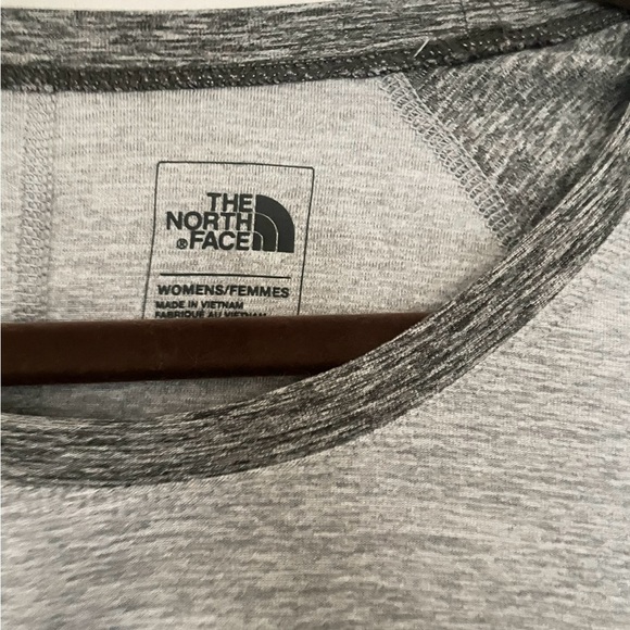 The North Face Heather Gray Women's Top - Picture 2 of 3